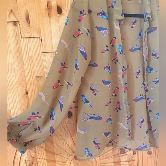 Printed Button-Up Shirt in with Bird Motif - Picture 2 of 4